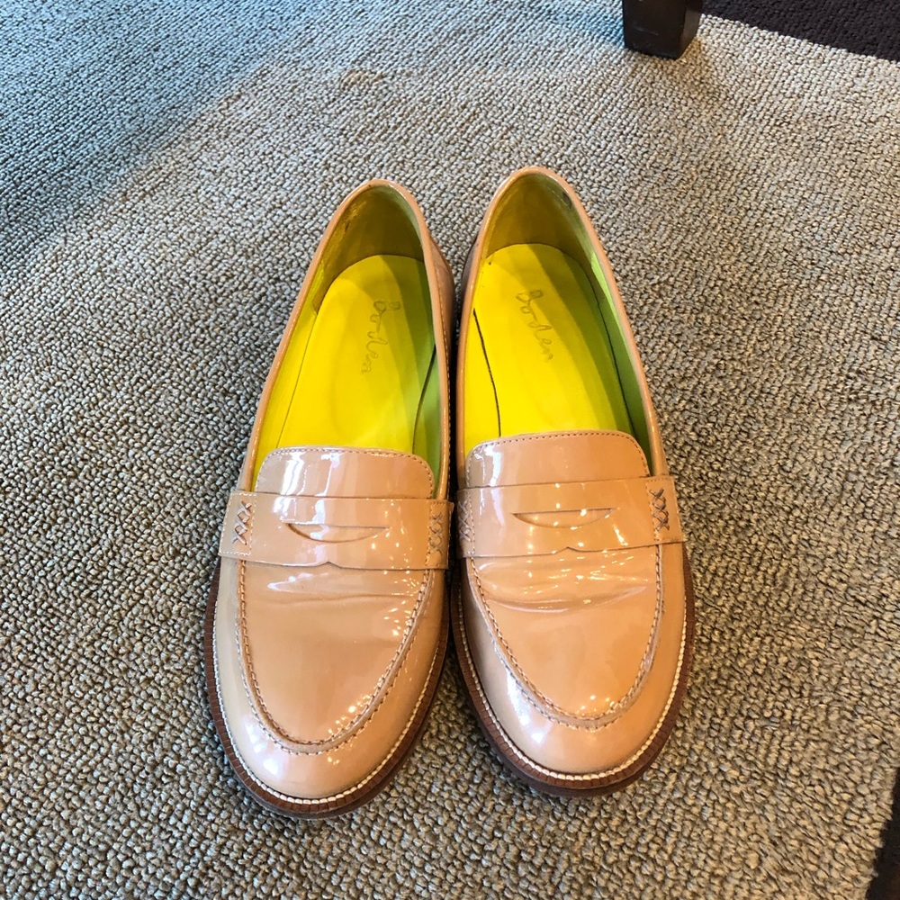 Women's shoes